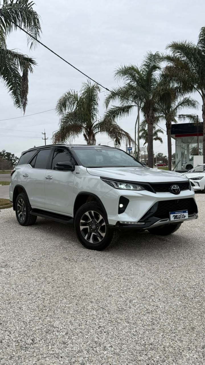 TOYOTA - SW4 DIAMOND  4X4  2.8  TDI   7 ASIENTOS  - AUTOMÁTICA - 2023